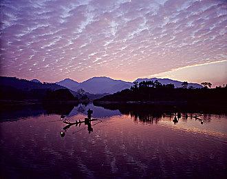 遇版权纠纷可获全额补偿 Adobe及Shutterstock宣布将为平台AI图片负责